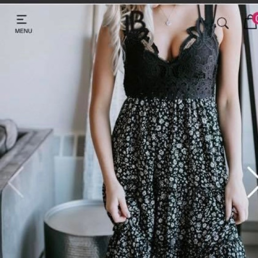 😍😍 Beautiful Floral Midi Dress